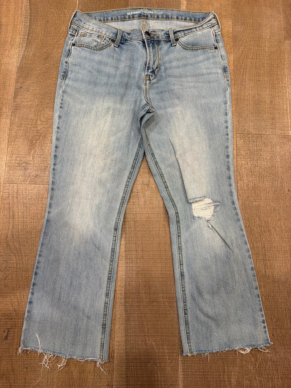 Old Navy Flare Ankle Jeans Women's Size 10 Reg Mid Rise Light Wash Raw Hem